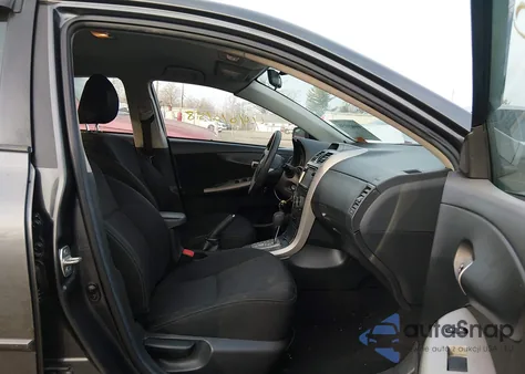 2013 Toyota Corolla L/Le/Le Special Edition/S/S Special Edition z USA, uszkodzony, nr VIN 2T1BU4EE1D6965517